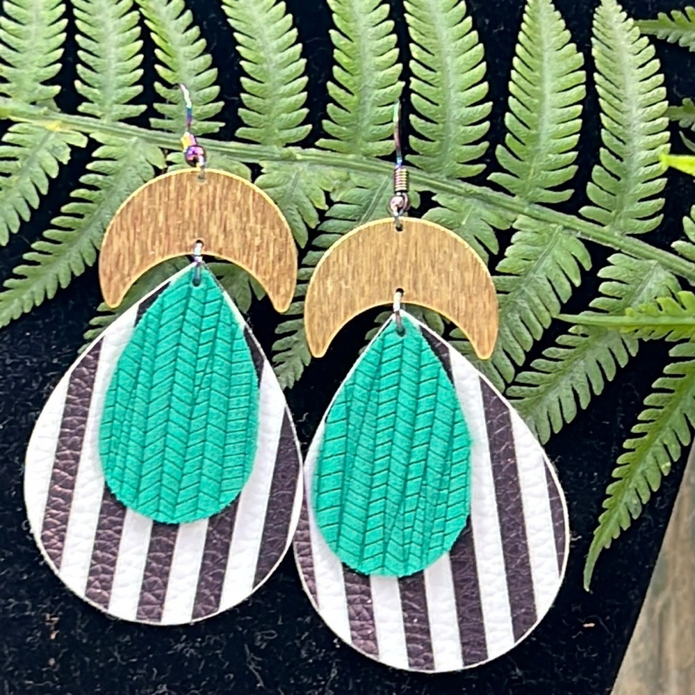 👑🌸Adorned Crown Artisan Assemblage leather crescent green stripe earrings